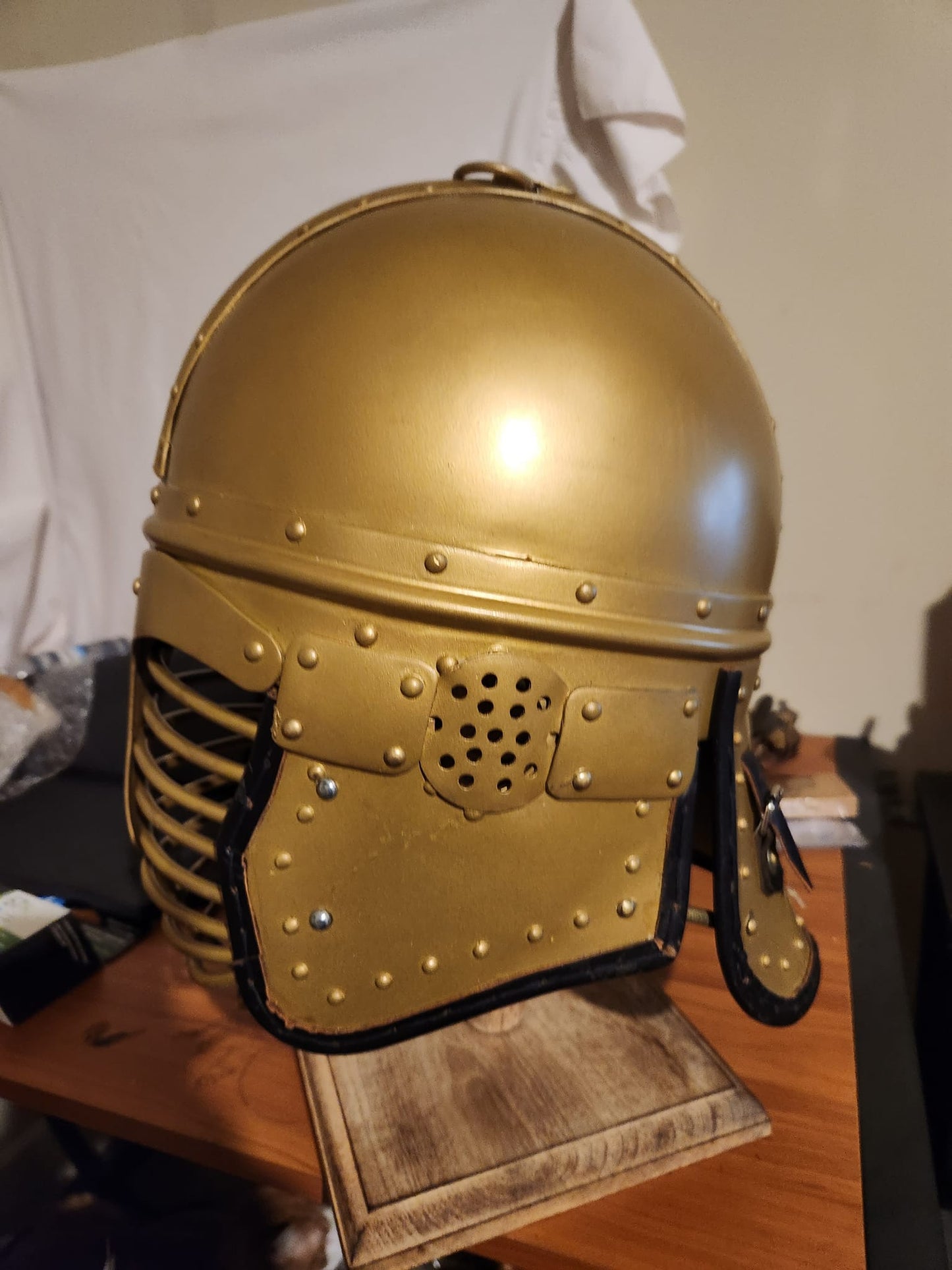 14 Ga Roman Ridge Helmet